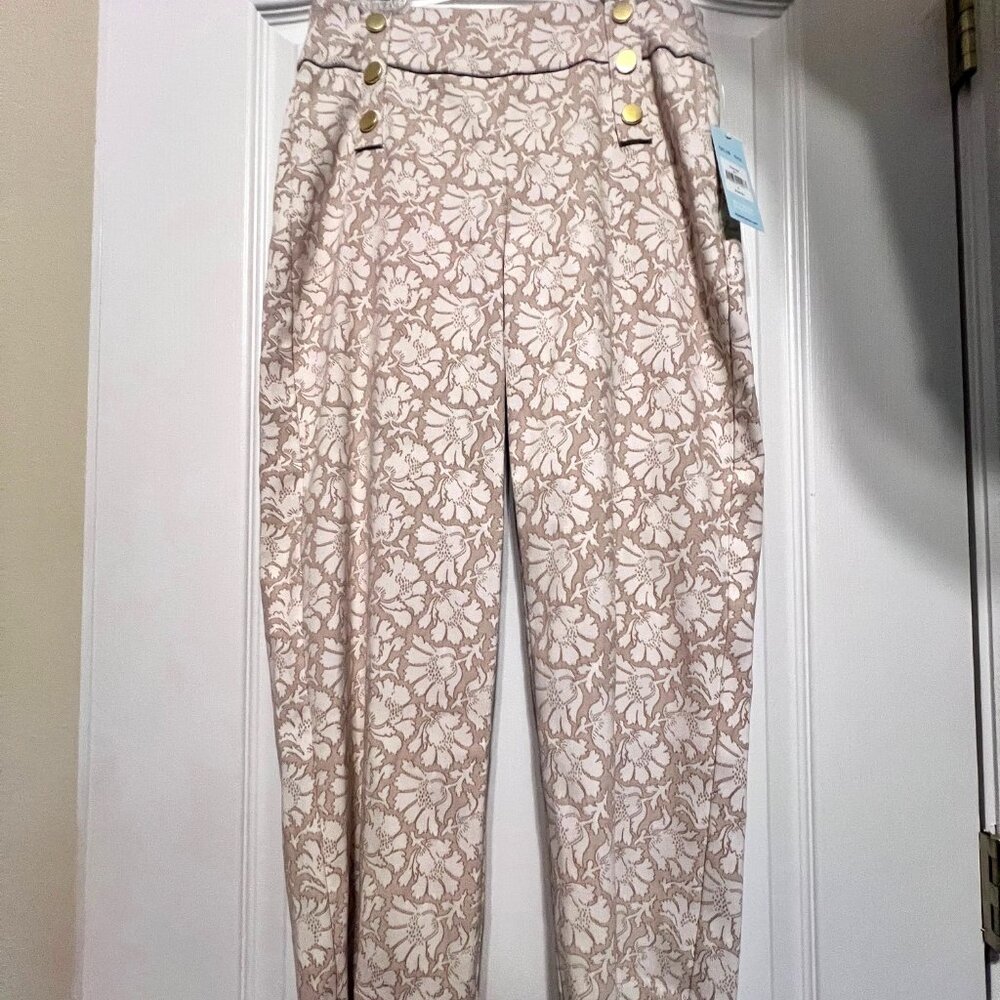 Blue Sol-NWT-Floral-Tan & Cream, Gold-Stretch Capri Pull On Pants-Size Small-Cas